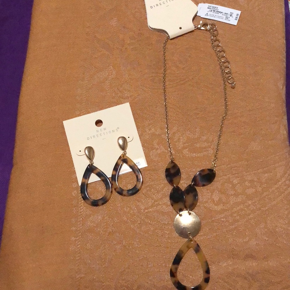 New Directions Tortoise Open Teardrop Pendant necklace and earrings. Gold-tone.